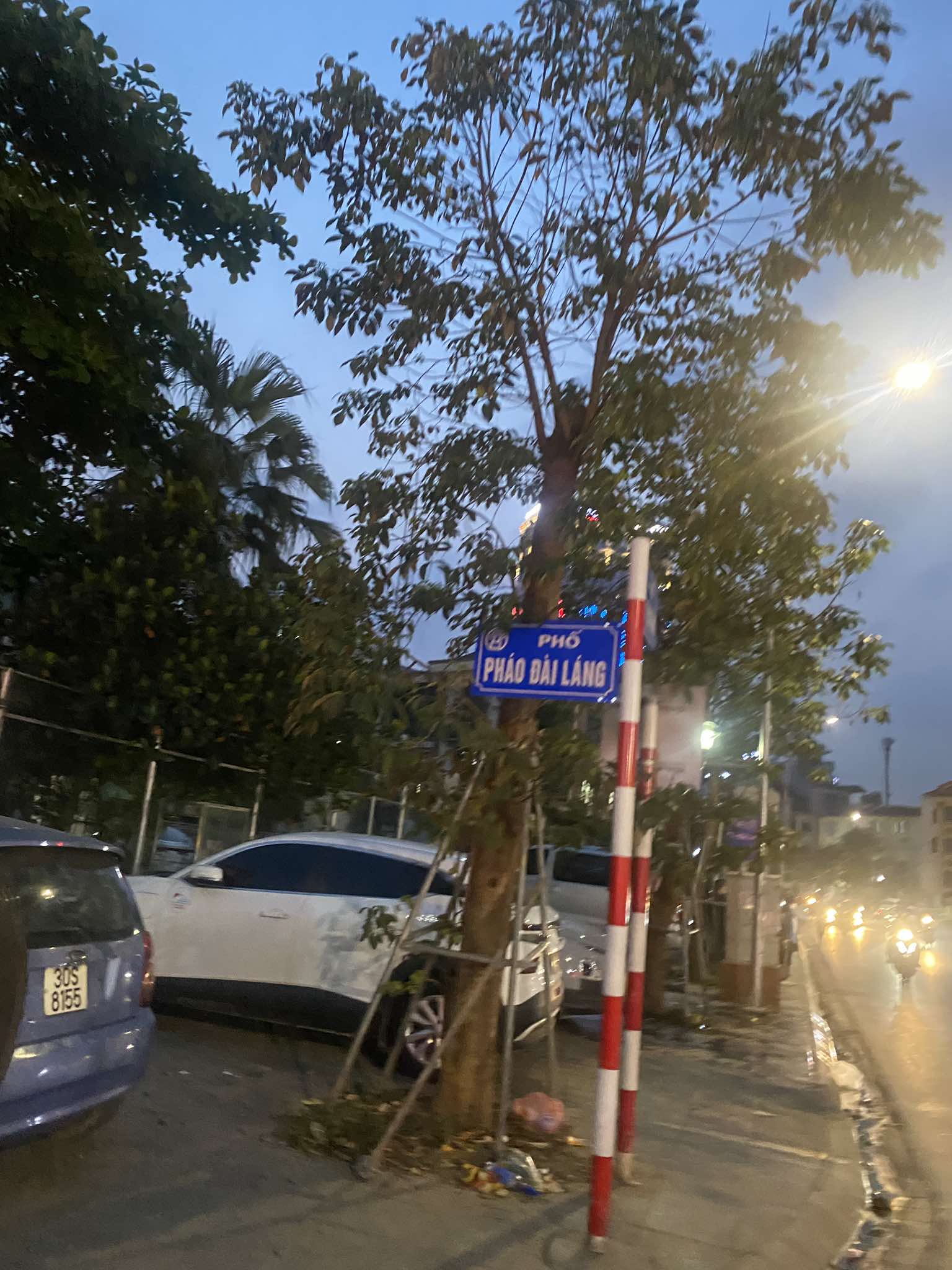 BÁN NHÀ ĐẸP Ở NGAY- ĐỐNG ĐA - 2 THOÁNG - Ô TÔ ĐẦU NGÕ - 39m2 - 9,6 Tỷ